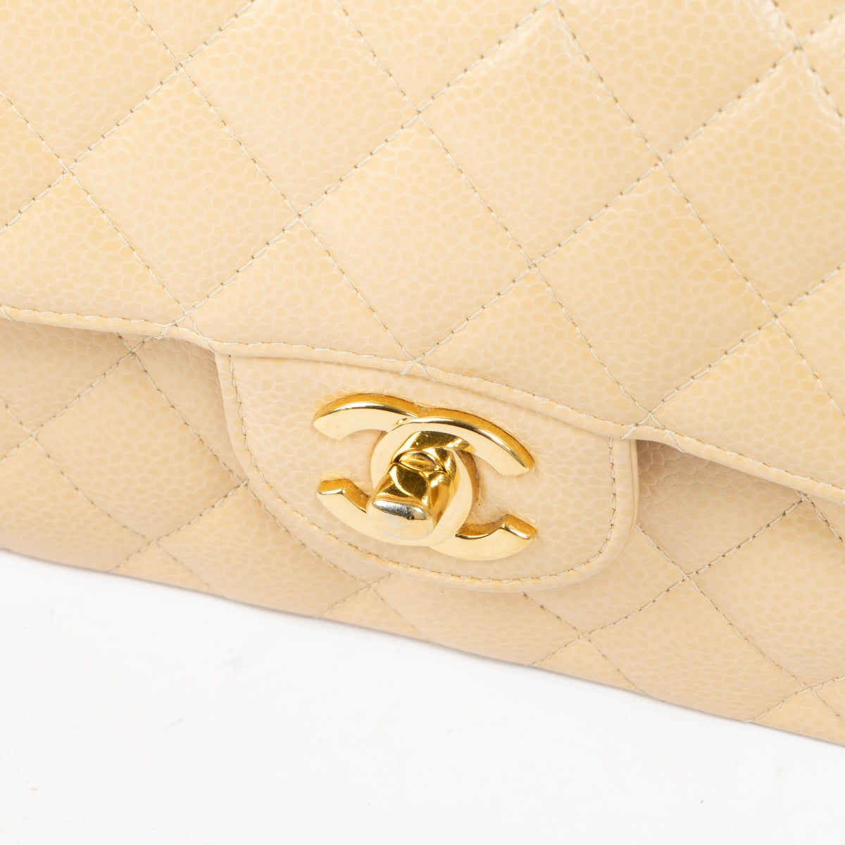Sac classique Chanel beige caviar petit modèle