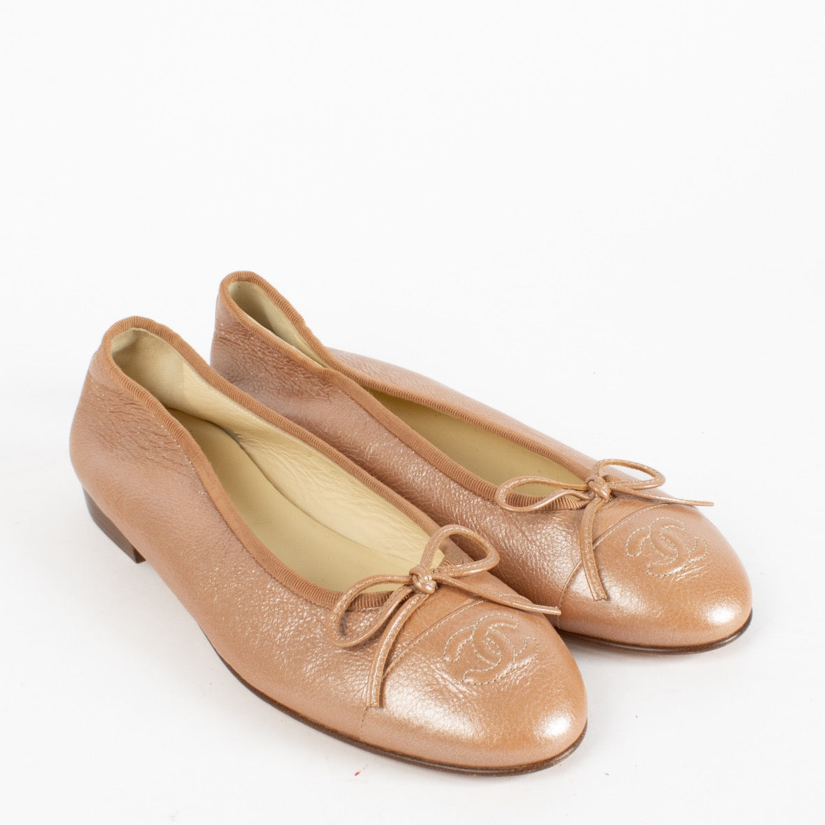 Authentic second hand Chanel Ballet Flats, pink on Labellov.com