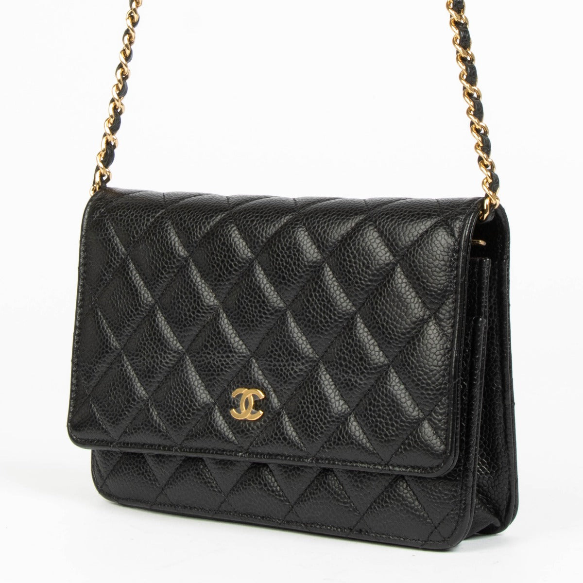 Authentic pre-loved Chanel Black Caviar Wallet On Chain on Labellov.com
