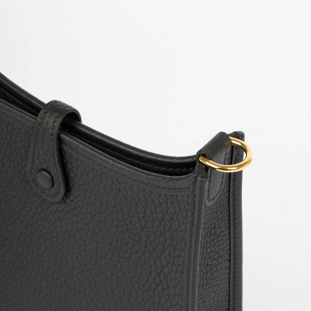 Shop this 100% authentic Hermès Evelyne 16 Black Clemence GHW at Labellov.com