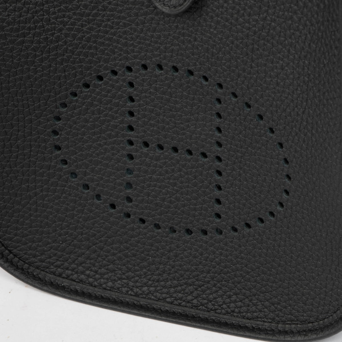 Shop this 100% authentic Hermès Evelyne 16 Black Clemence GHW at Labellov.com