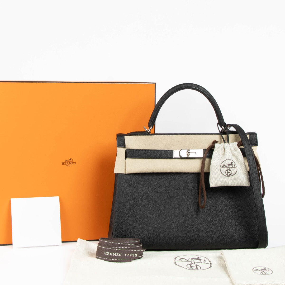 Hermès Kelly 32 Black Togo PHW