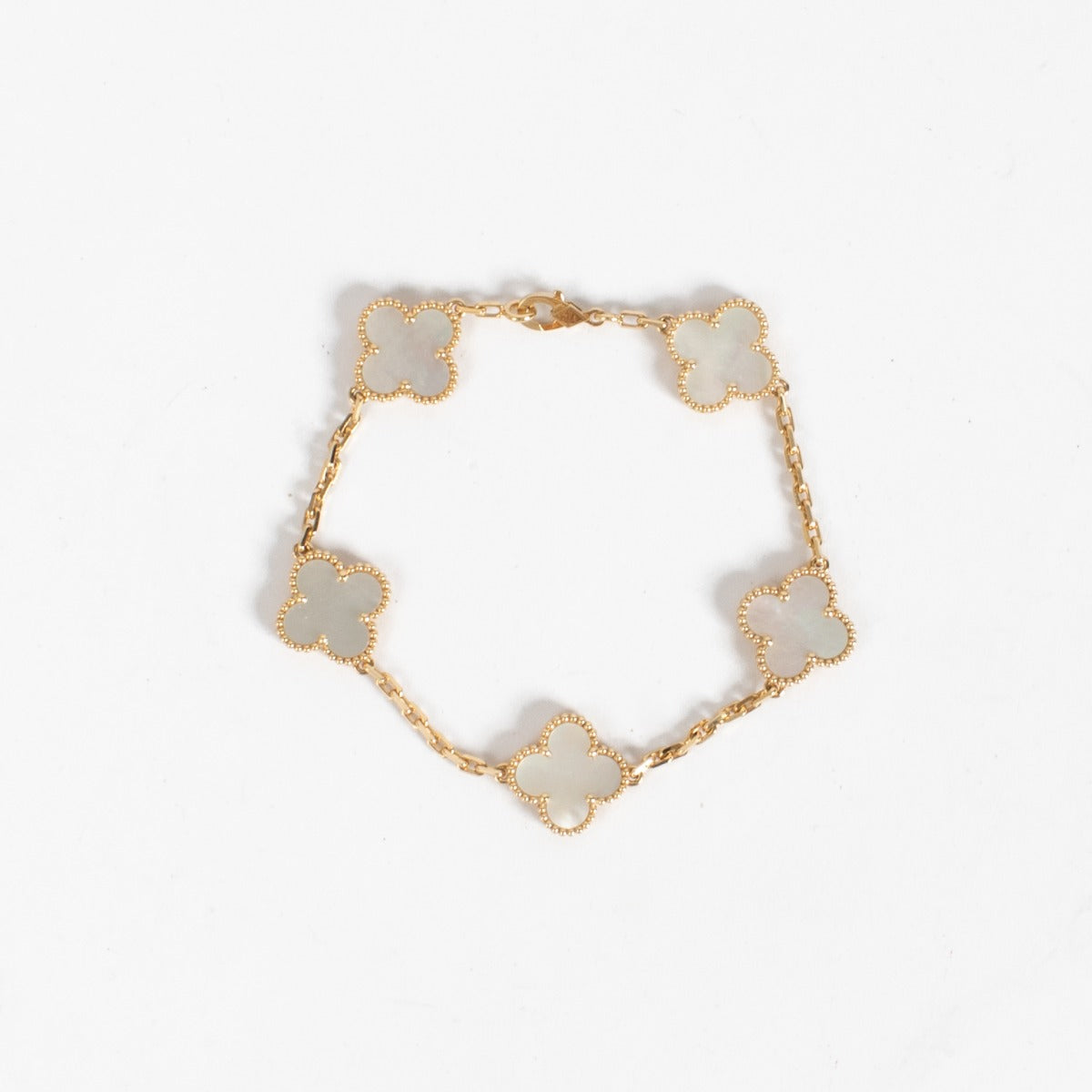 Authentic second-hand Van Cleef & Arpels Yellow Gold/Mother of Pearls Bracelet on labellov.com