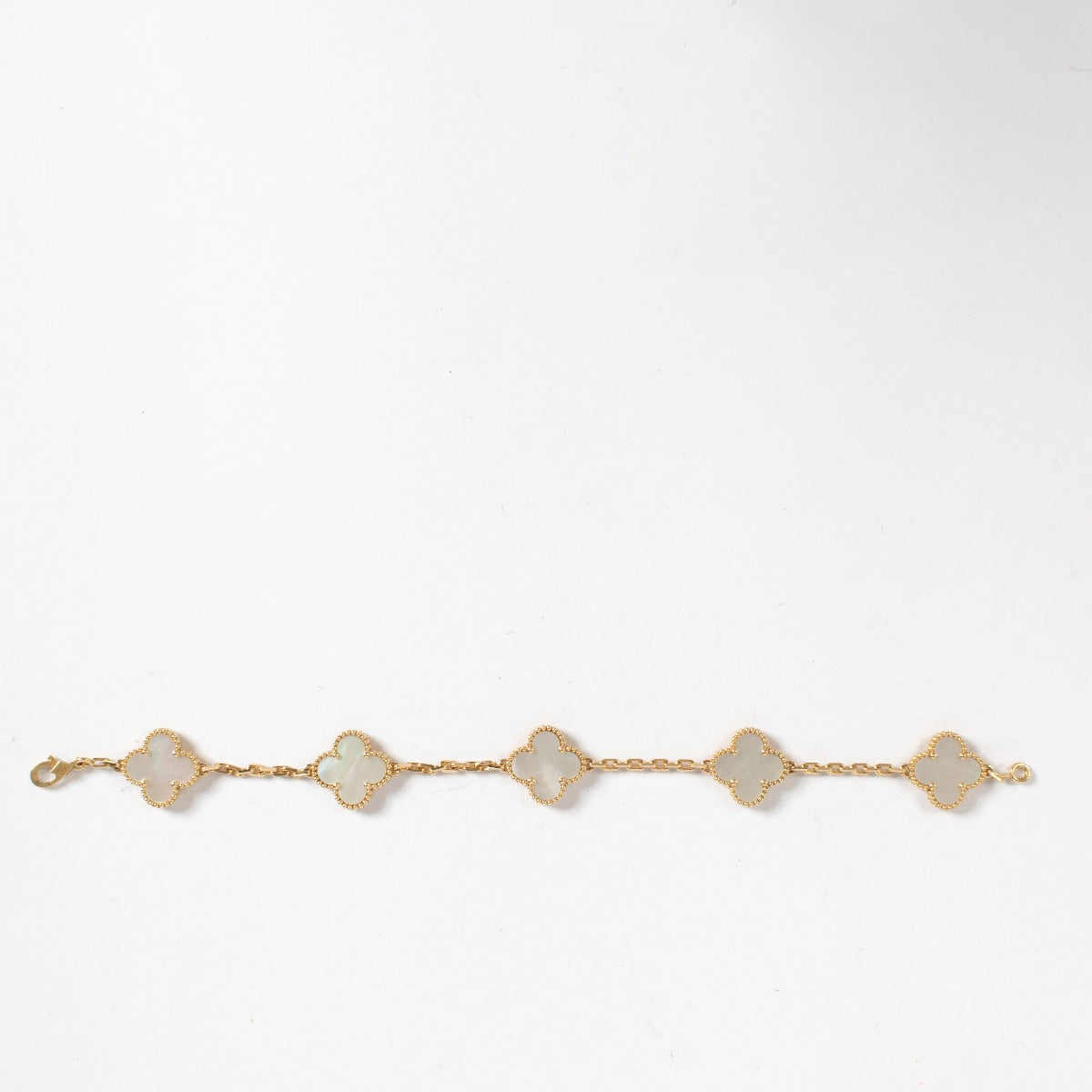 Authentic second-hand Van Cleef & Arpels Yellow Gold/Mother of Pearls Bracelet on labellov.com
