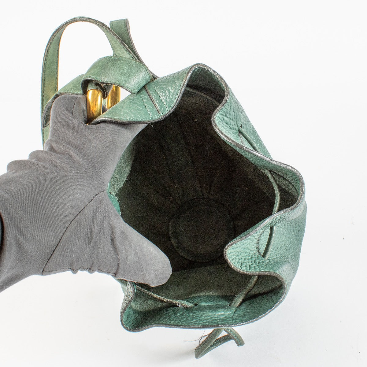 Delvaux Green Rose des Vents Pouch Bag for the best price at Labellov secondhand luxury in Antwerp and Knokke.
