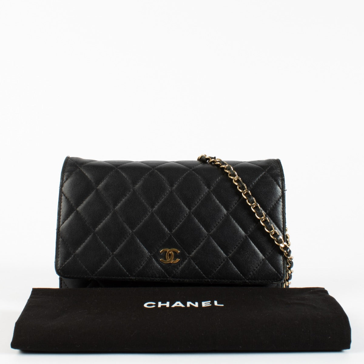 Authentic pre-loved Chanel Black Classic Wallet On Chain on Labellove.com