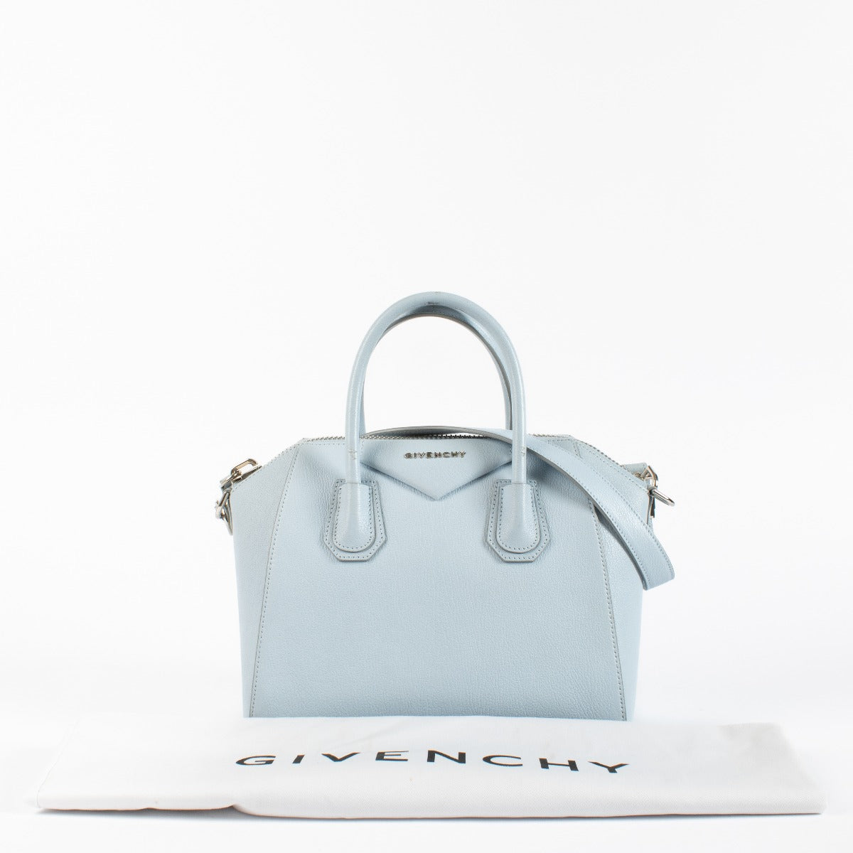 Authentic pre-loved Givenchy Small Antigona Bag on Labellov.com