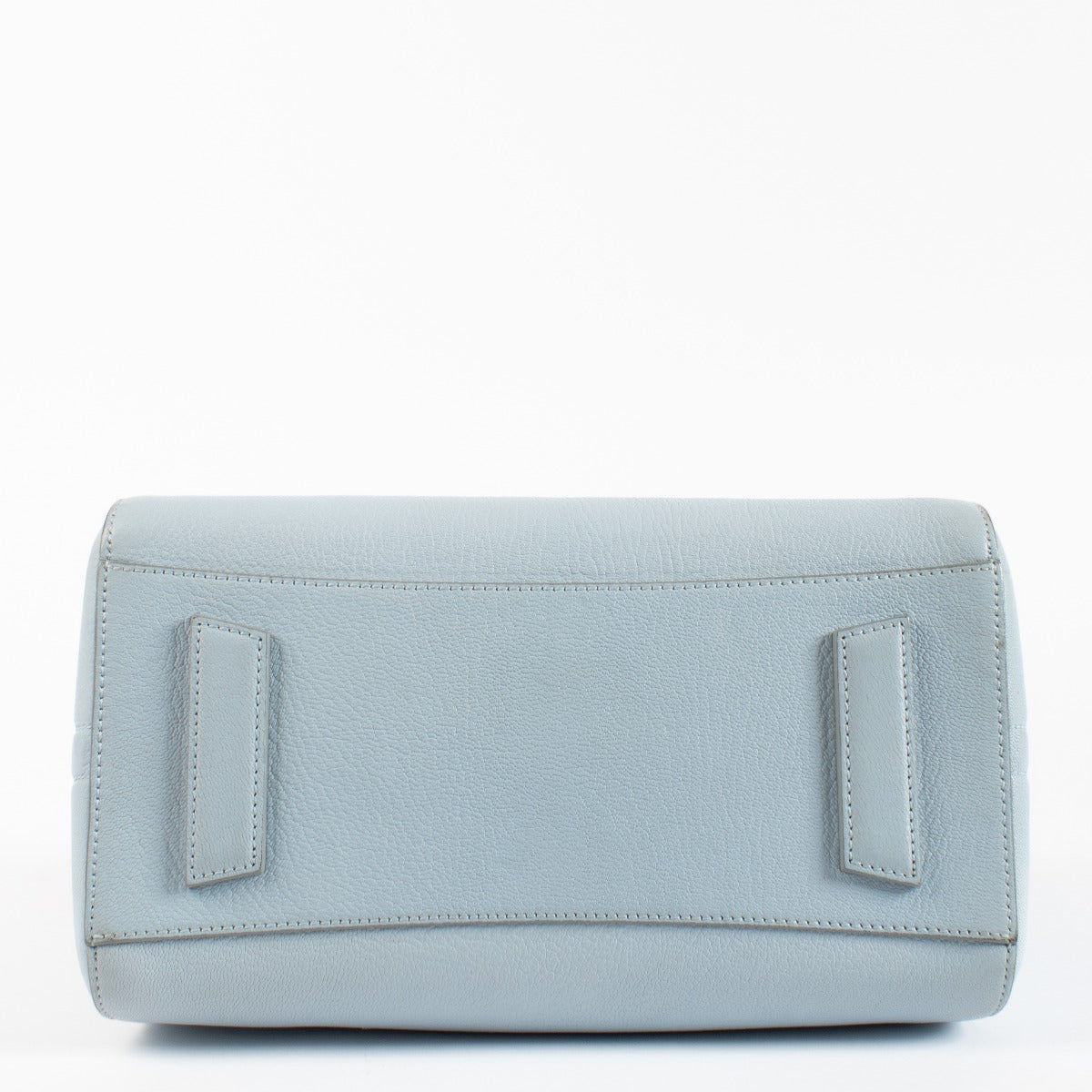 Authentic pre-loved Givenchy Small Antigona Bag on Labellov.com