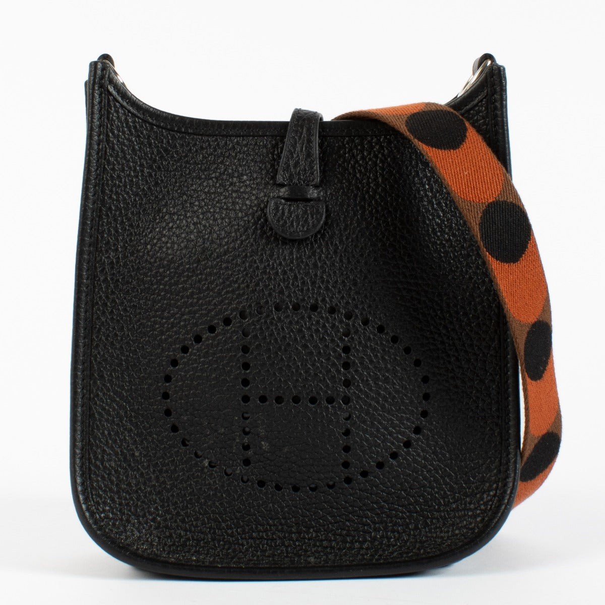 Authentic pre-loved Hermès Evelyne 16 Amazone Black Clemence on Labellov.com