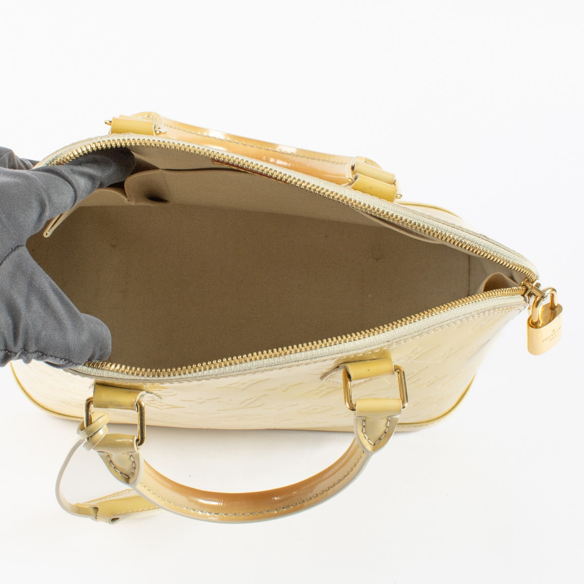 Authentic second hand Louis Vuitton Beige Monogram Vernis Alma PM on Labellov.com