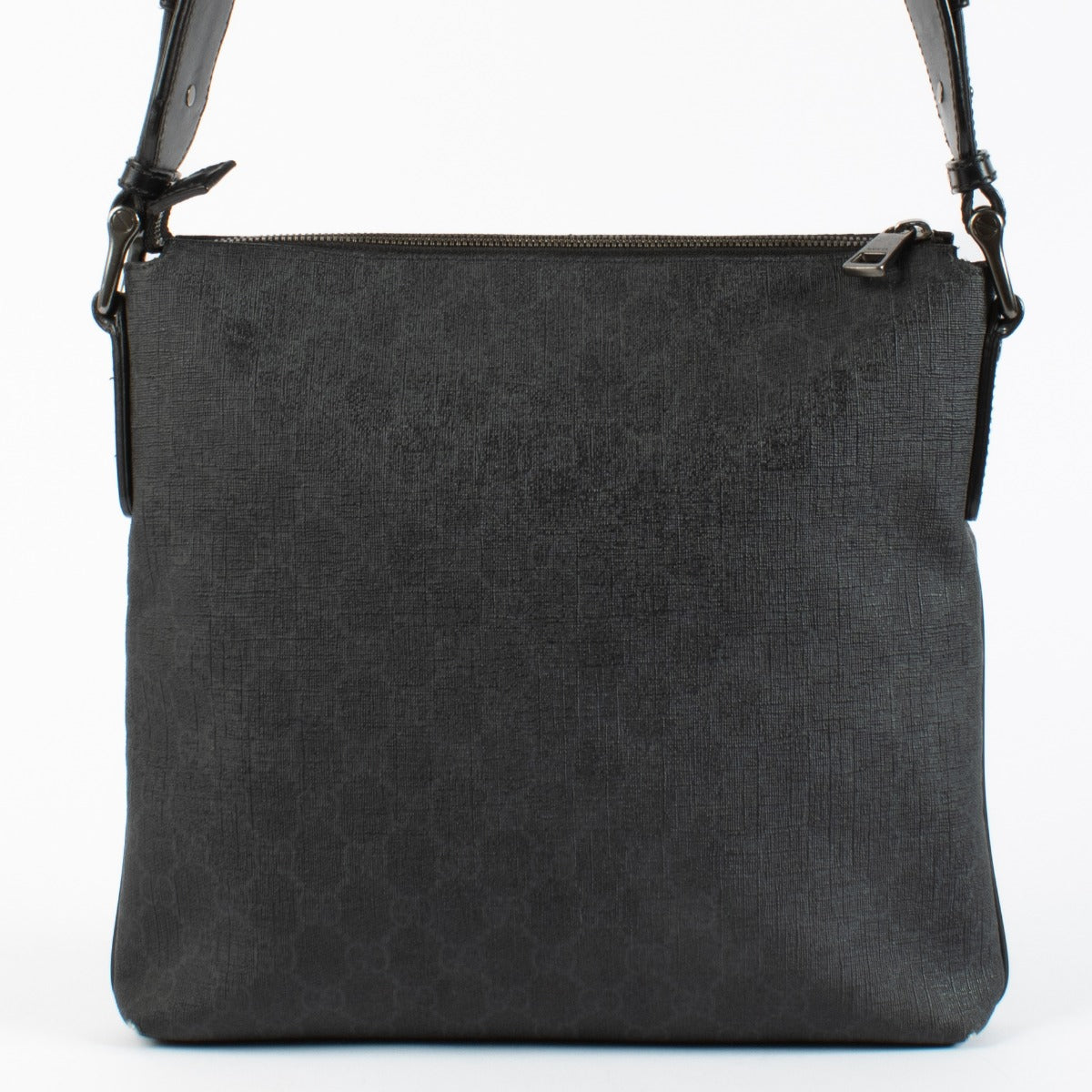 authentic preloved Gucci Black GG Supreme Messenger Bag on Labellov.com