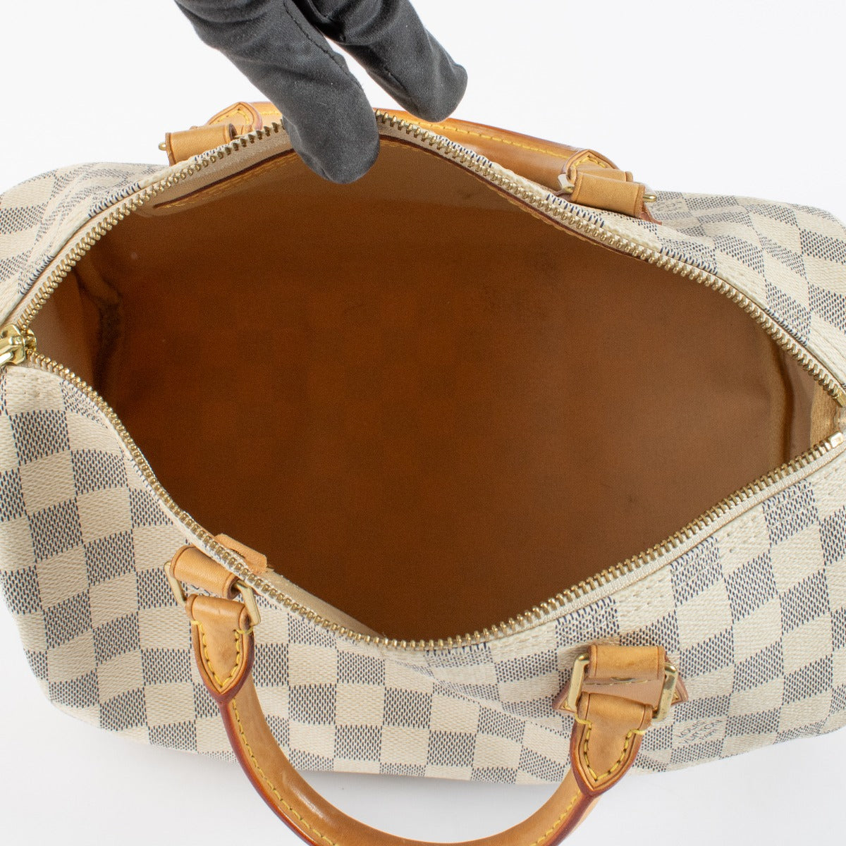 Authentic second hand Louis Vuitton Damier Azur Speedy 30 on labellov.com