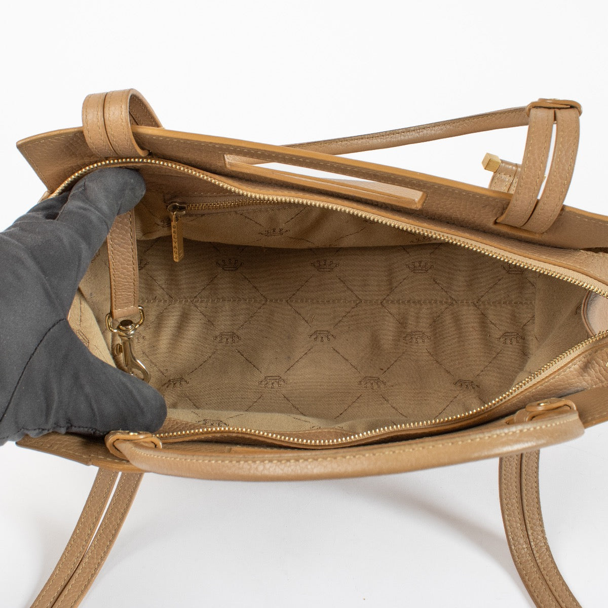 shop 100% authentic second hand Delvaux Beige Benjamin PM Shoulder Bag on Labellov.com