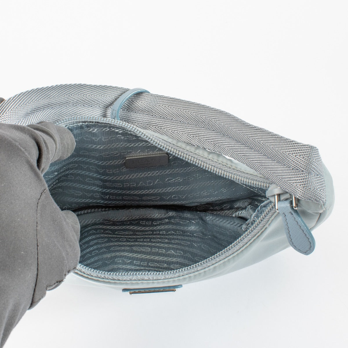 Authentic second hand Prada Blue Re-Edition 2000 Bag on Labellov.com