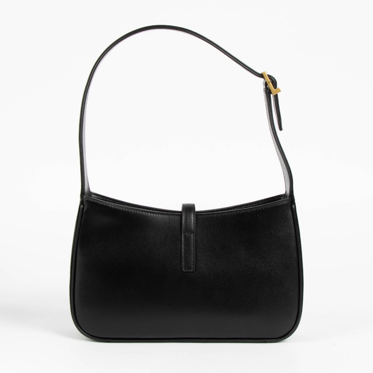 Authentic pre-loved Saint Laurent Black Le 5 à 7 Shoulder Bag on Labellov.com