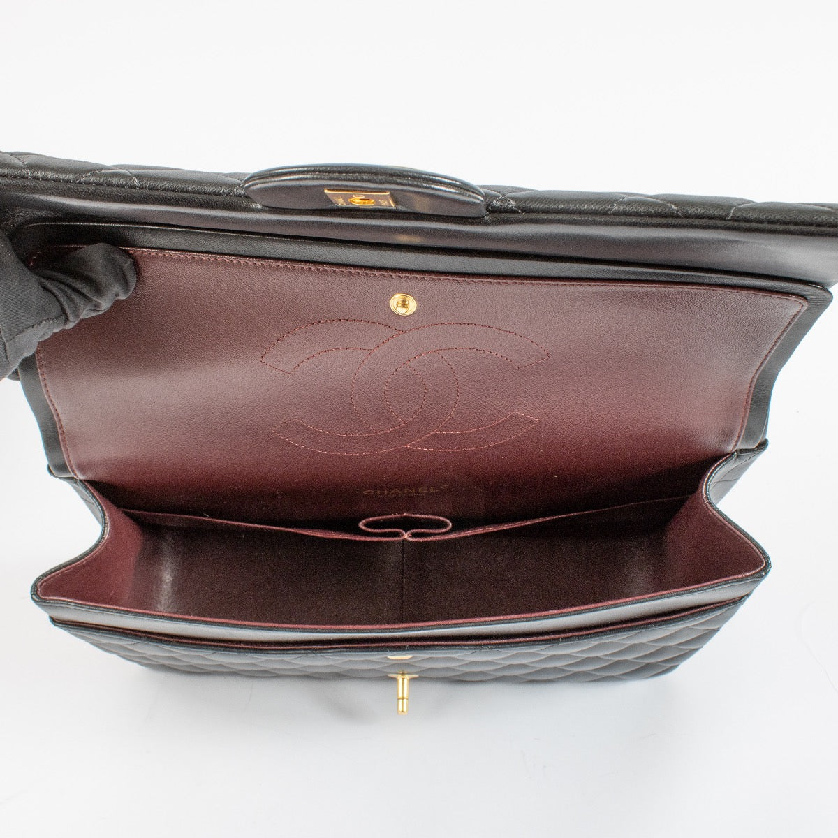 Sac à main Chanel Maxi Classic en agneau noir