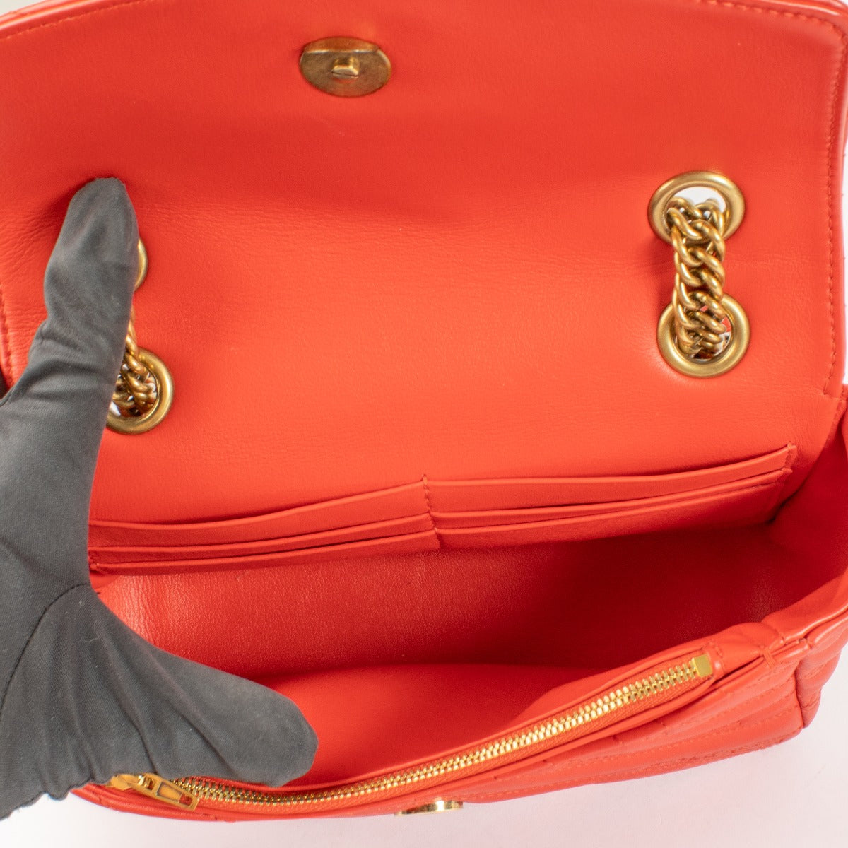 Authentic pre-loved Balenciaga Red BB Round Small Bag on Labellov.com