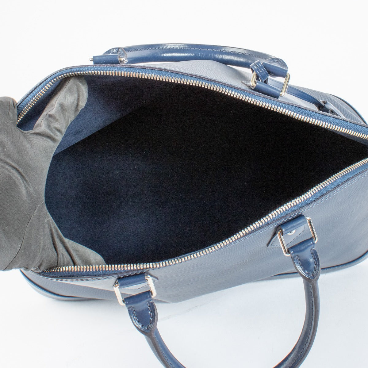 Authentic pre-loved Louis Vuitton Blue Alma GM on Labellov.com