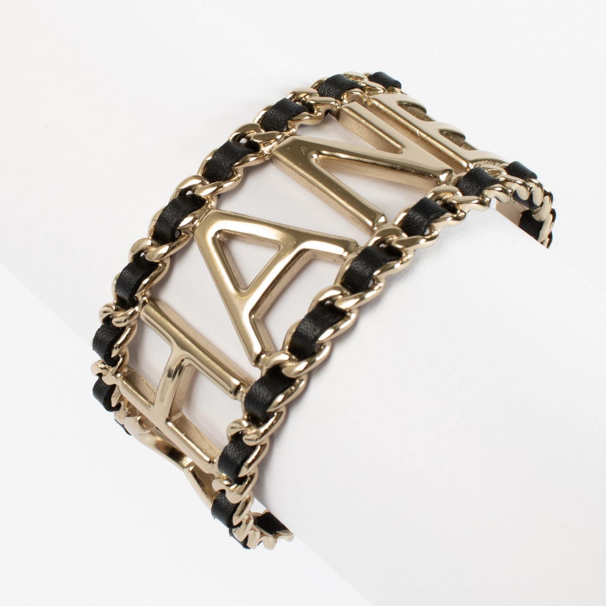 Authentic pre-loved Chanel 20C Logo Leather Bracelet – Size S on Labellov.com