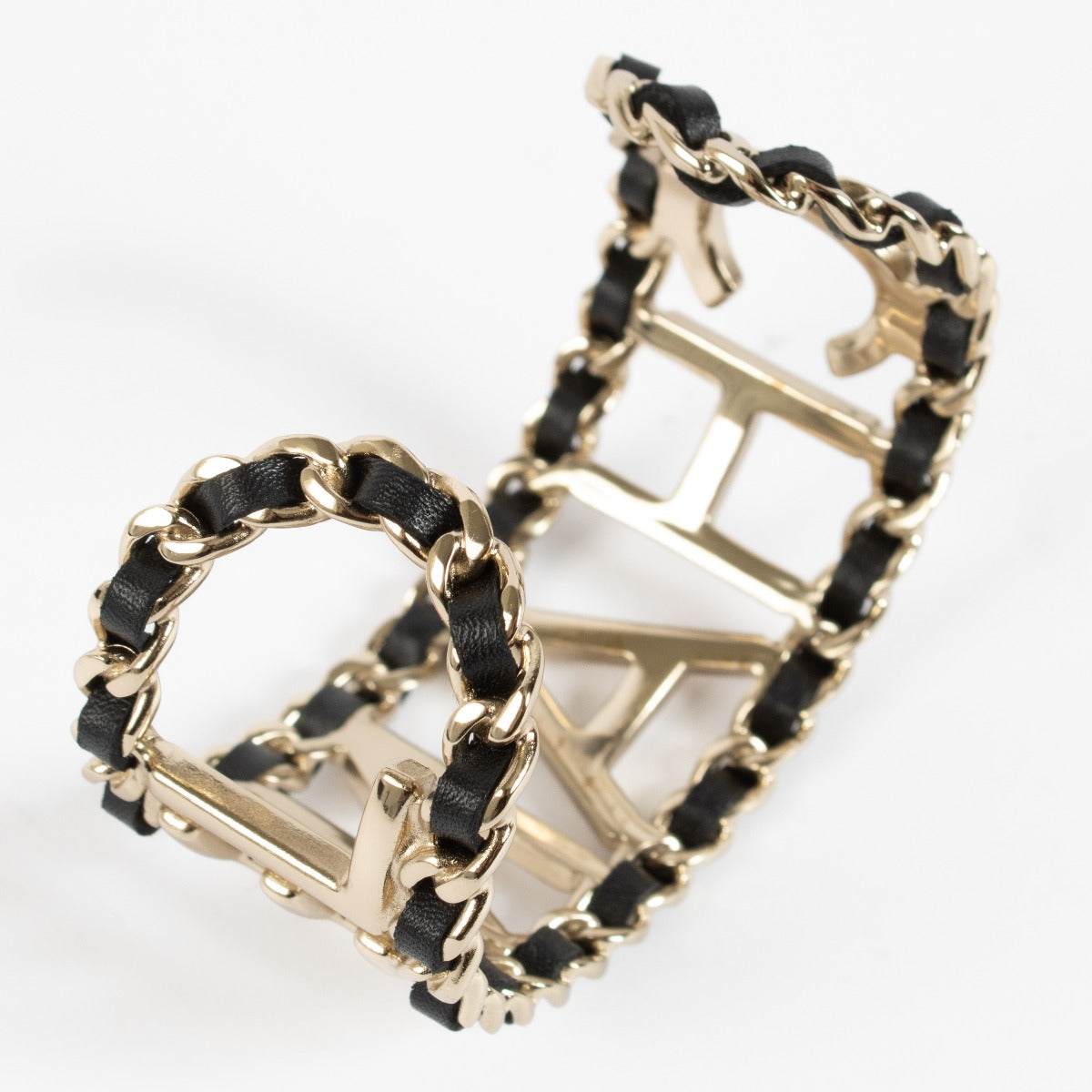 Authentic pre-loved Chanel 20C Logo Leather Bracelet – Size S on Labellov.com