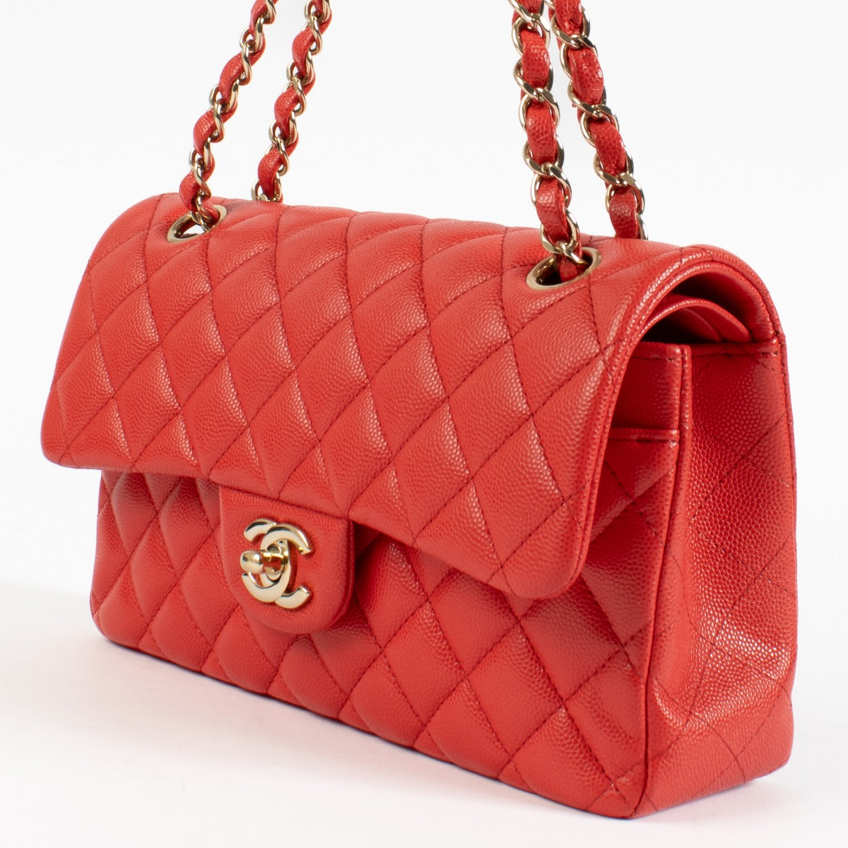 Sac à main Chanel petit modèle classique en caviar rouge