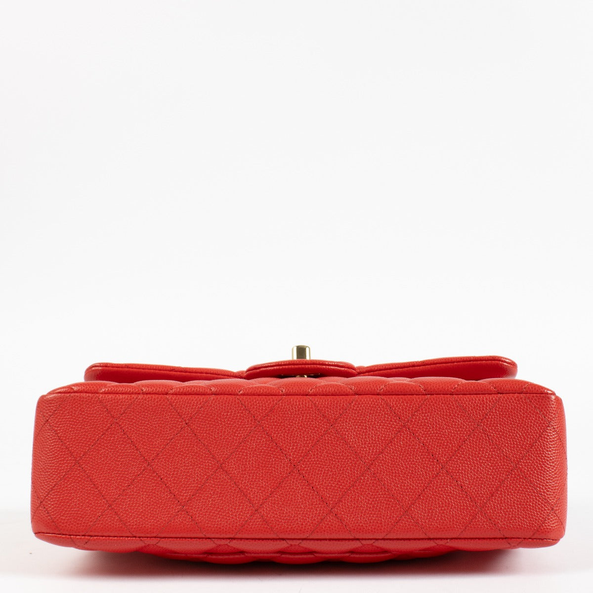 Sac à main Chanel petit modèle classique en caviar rouge