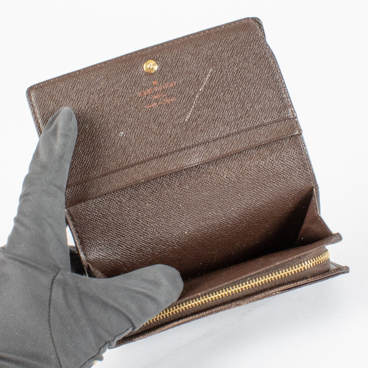 Authentic pre-loved Louis Vuitton Damier Ebene Wallet on Labellov.com