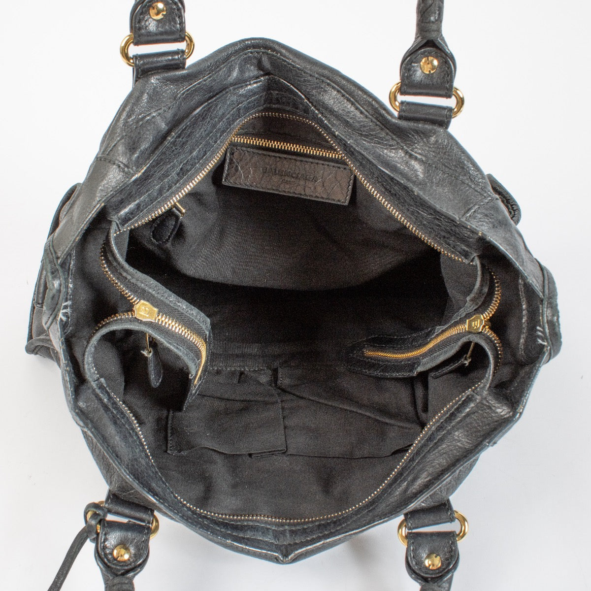Authentic preloved Balenciaga Black Medium City Bag on Labellov.com