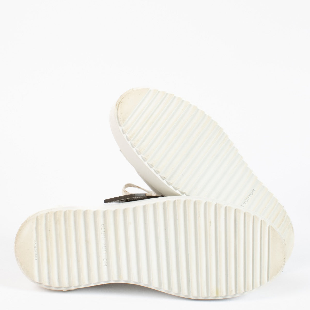 Authentic pre-loved Louis Vuitton White Time Out Sneakers – Size 37 on Labellov.com