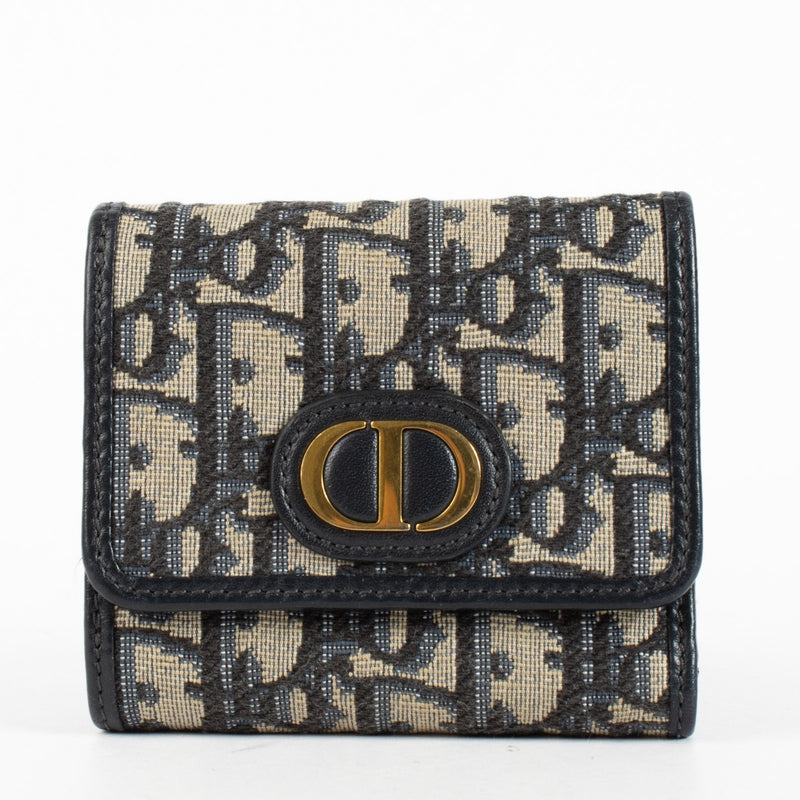 Shop safe online at Labellov in Antwerp, Brussels and Knokke this 100% authentic second hand Christian Dior Blue Oblique 30 Montaigne Wallet