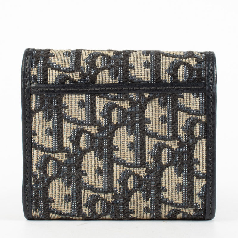 Shop safe online at Labellov in Antwerp, Brussels and Knokke this 100% authentic second hand Christian Dior Blue Oblique 30 Montaigne Wallet