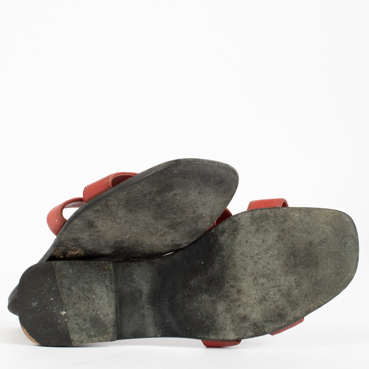 Authentic pre-loved Hermès Red Oran Sandals — Size 40 on Labellov.com