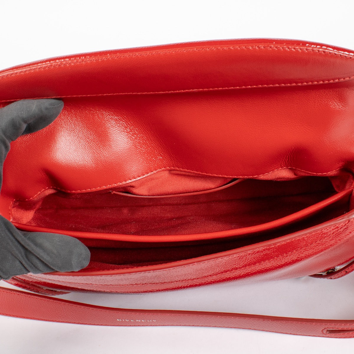 Authentic pre-loved Givenchy Vermillon P'tit Voyou Small Bag on Labellov.com