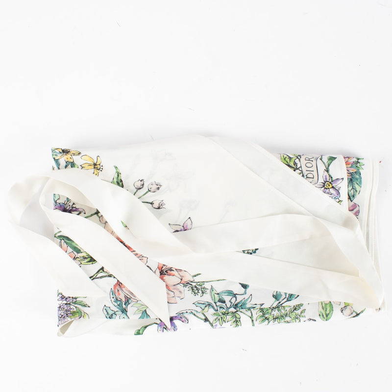 Authentic Second Hand Silky Christian Dior Flower Top – One Size Fits All on Labellov.com