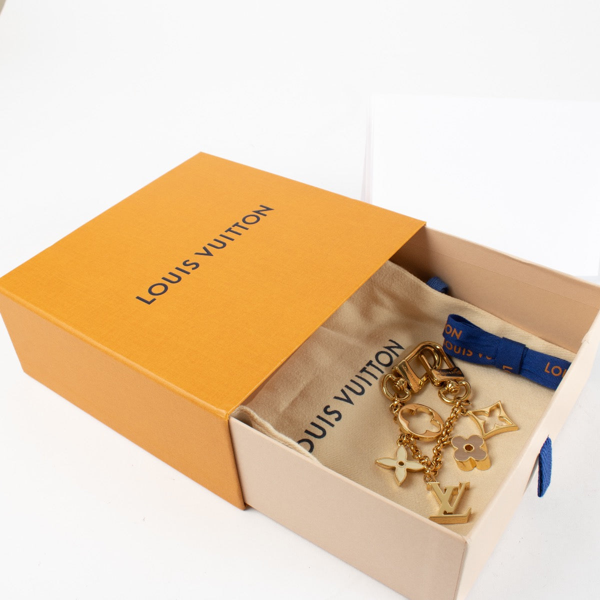 Authentic Preloved LV Bag Charm Gold Chain on Labellov.com