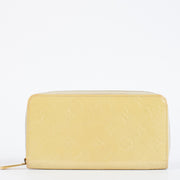 Authentic secon-hand Louis Vuitton Beige Monogram Vernis Zippy Wallet on labellov.com