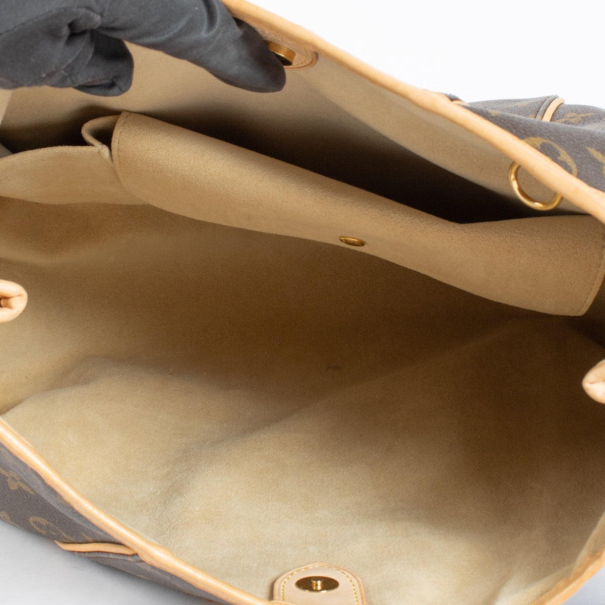 Authentic pre-loved Louis Vuitton Monogram Galliera PM on Labellov.com