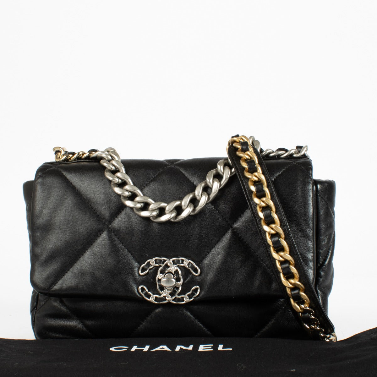 Chanel Zwarte Glanzende Lamsleren Medium Chanel 19 Tas