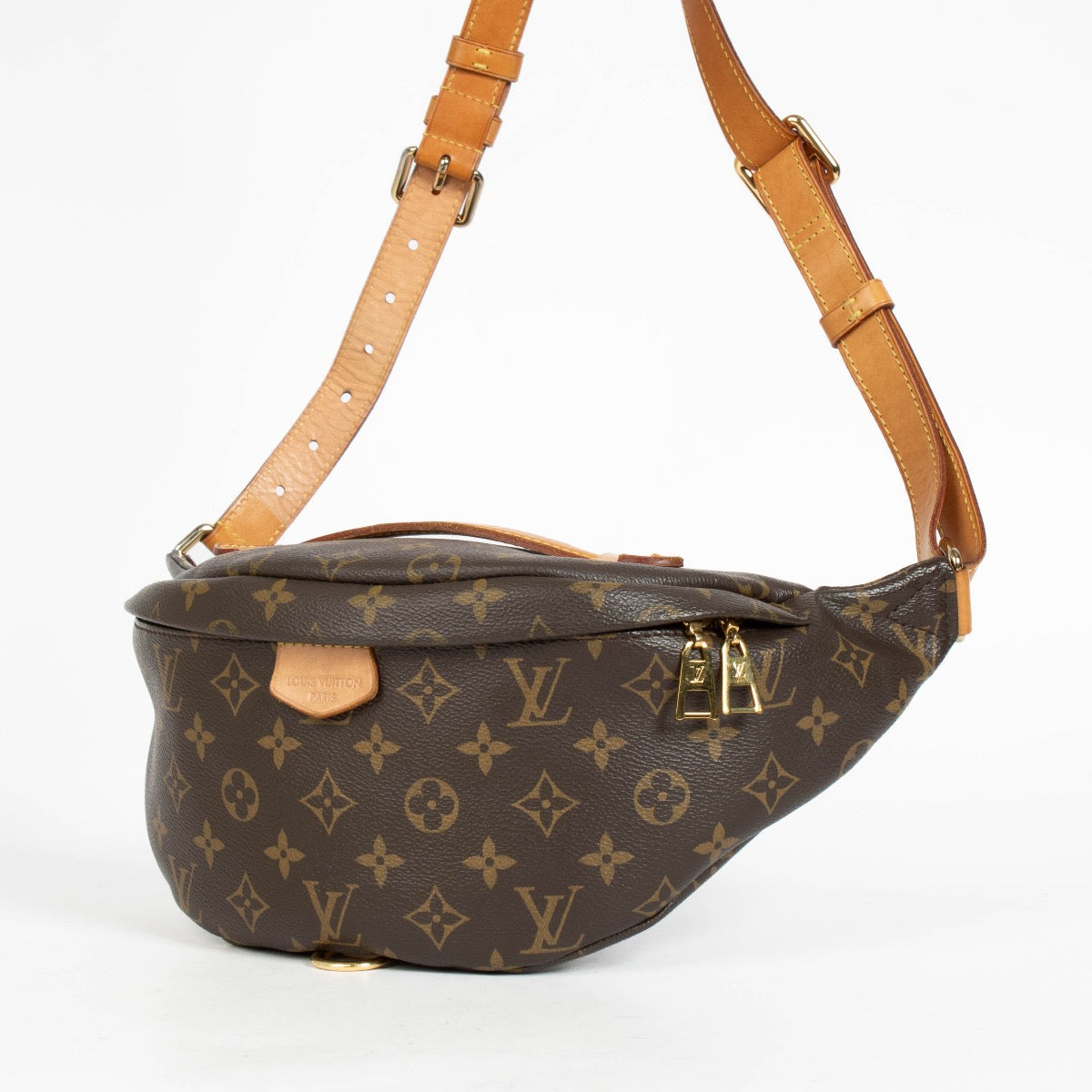 Authentic pre-loved Louis Vuitton Monogram Bum Bag on Labellov.com