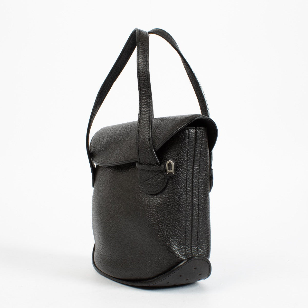 shop 100% authentic second hand Delvaux Black Songe Handbag on Labellov.com