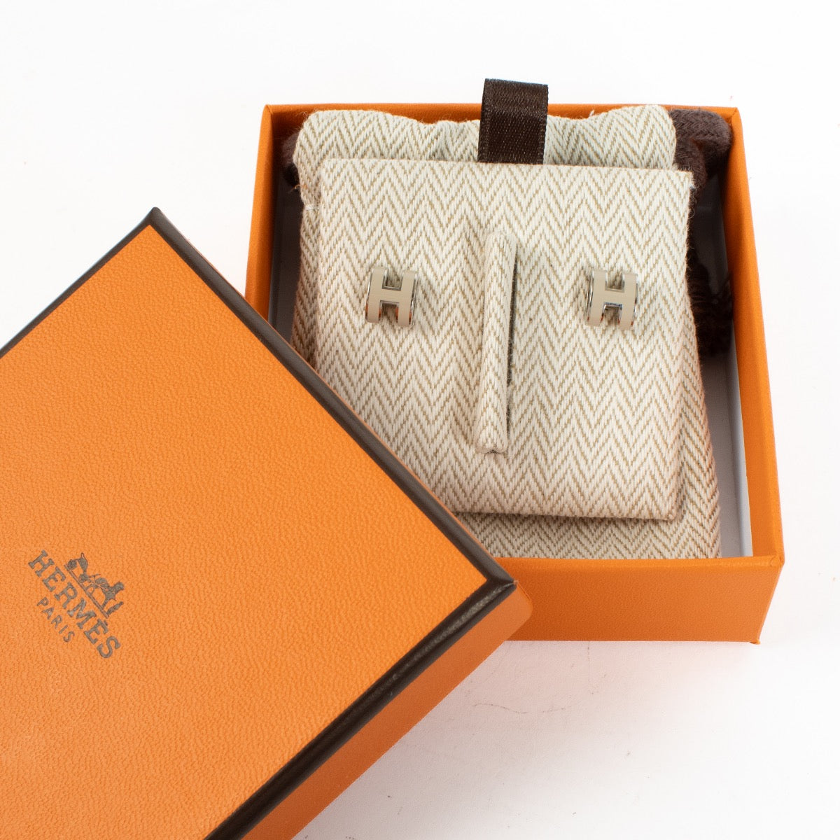 shop 100% authentic second hand Hermès Grey Pop H Earrings on Labellov.com