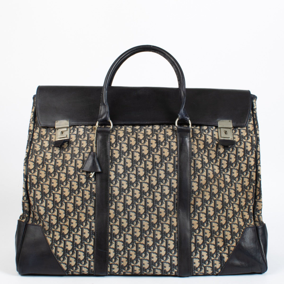 Authentic second-hand Christian Dior Blue Oblique Travel Bag on labellov.com