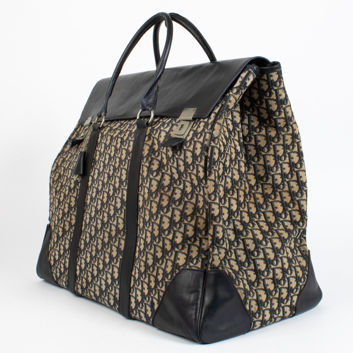 Authentic second-hand Christian Dior Blue Oblique Travel Bag on labellov.com