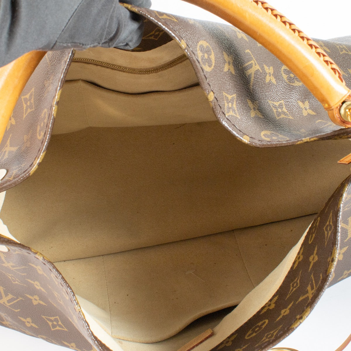 Authentic preloved Louis Vuitton Monogram Artsy MM Bag on Labellov.com