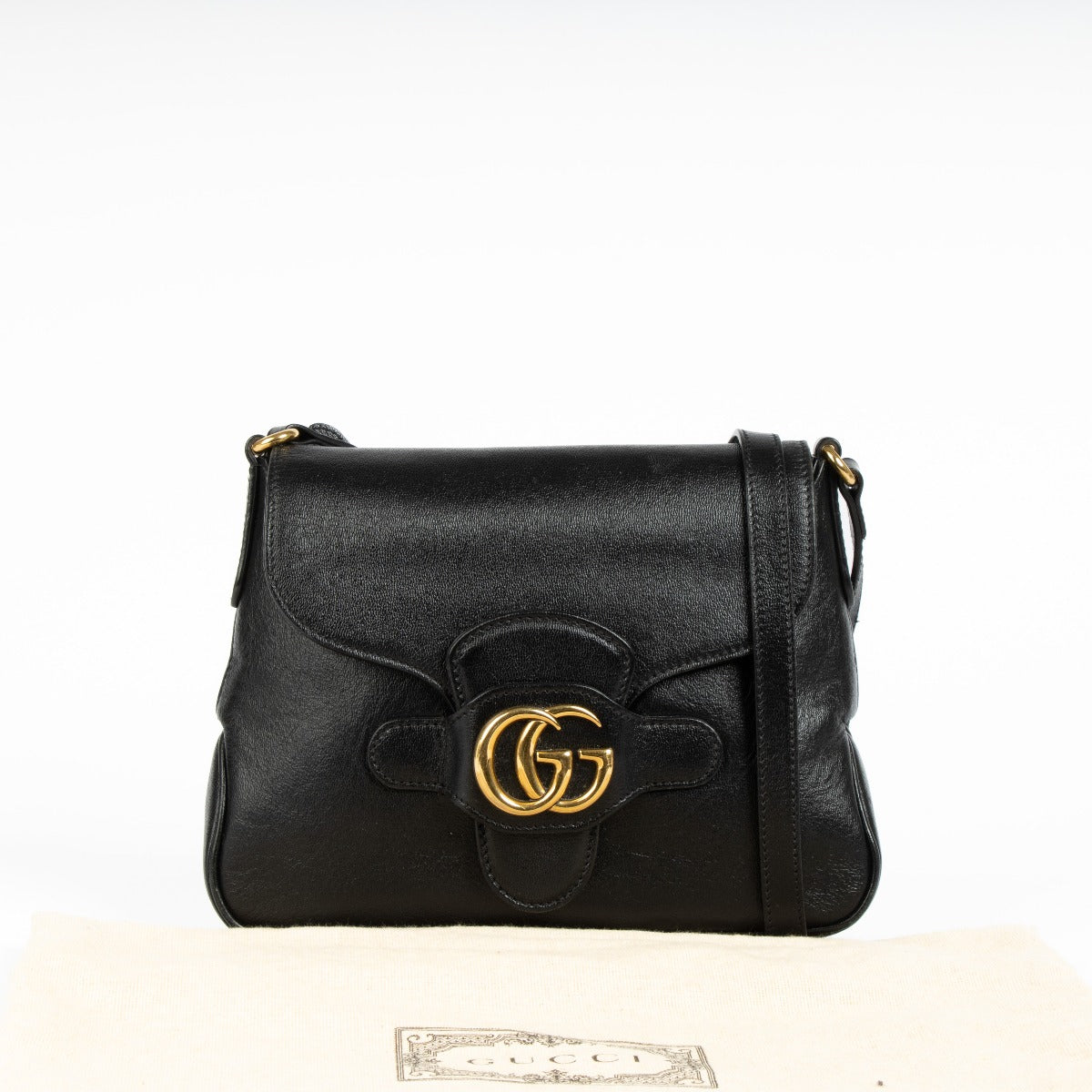 Shop this 100% authentic Hermès Evelyne 16 Black Clemence Flipperball Strap PHW Bag at Labellov.com