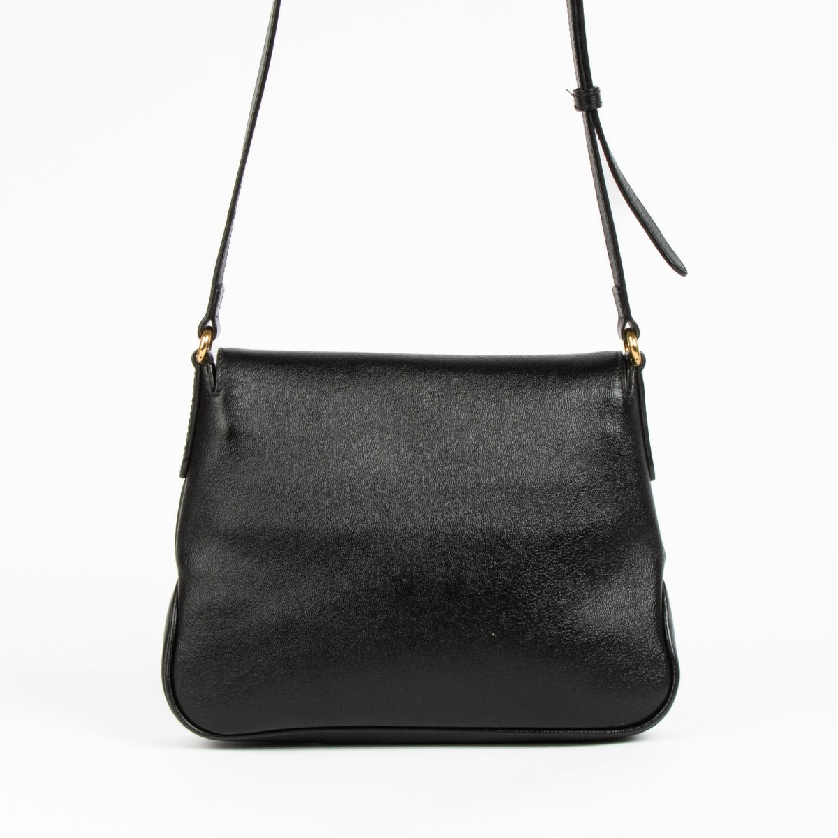 Shop this 100% authentic Hermès Evelyne 16 Black Clemence Flipperball Strap PHW Bag at Labellov.com