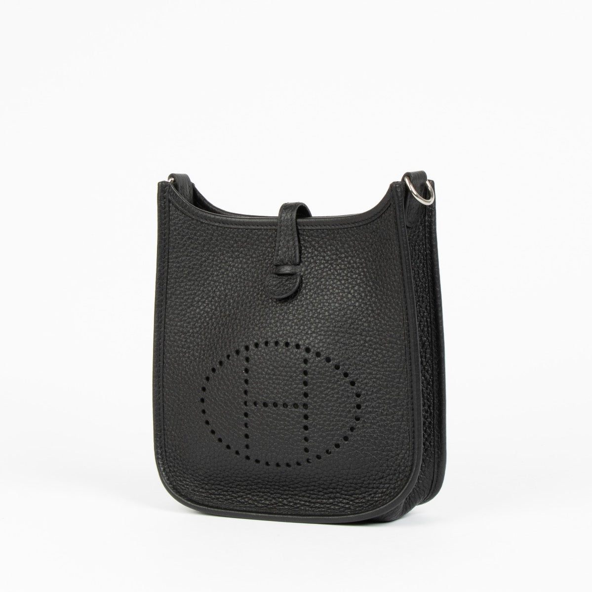 Shop this 100% authentic Hermès Evelyne 16 Black Clemence Flipperball Strap PHW Bag at Labellov.com