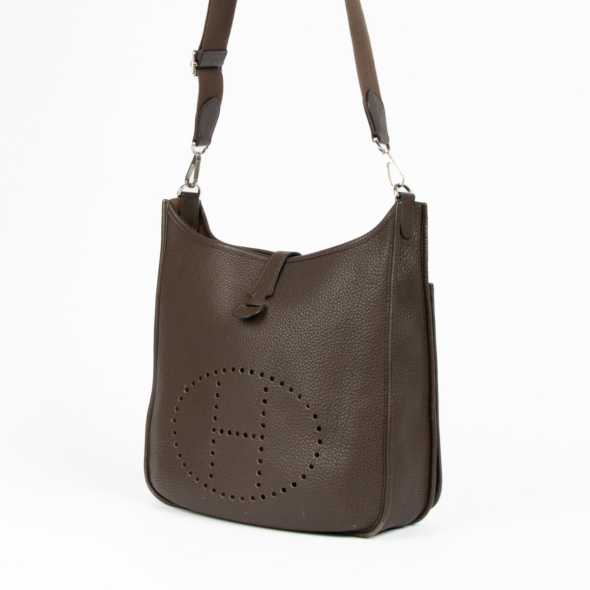 Shop this 100% authentic Hermès Evelyne III 33 Havane Clemence PHW Bag at Labellov.com