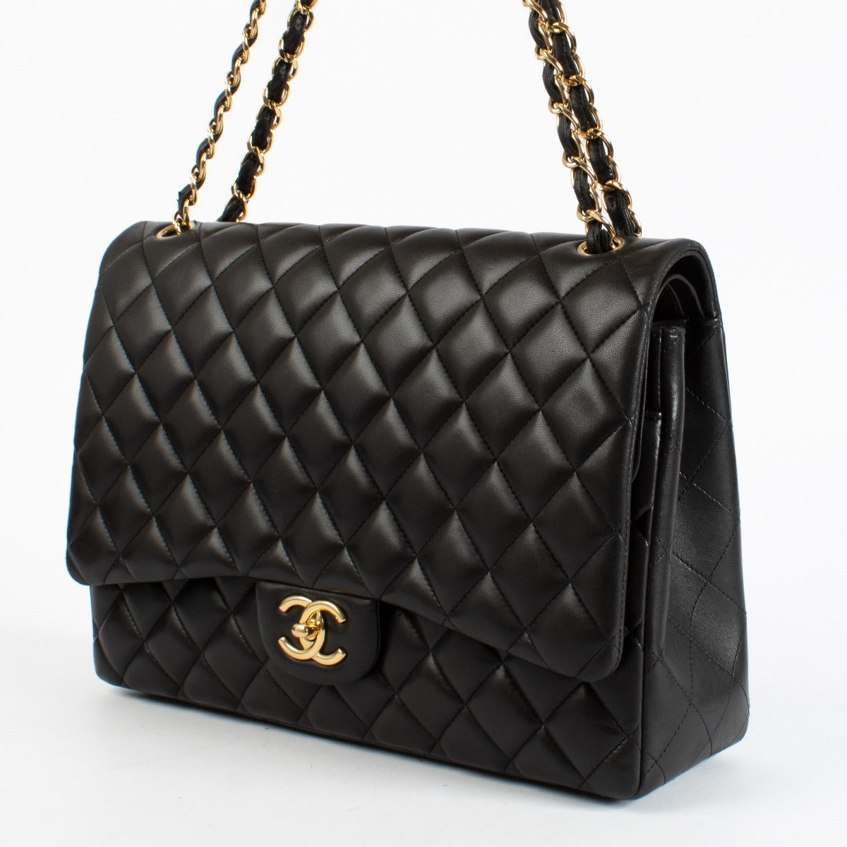 Sac classique Chanel noir en agneau maxi