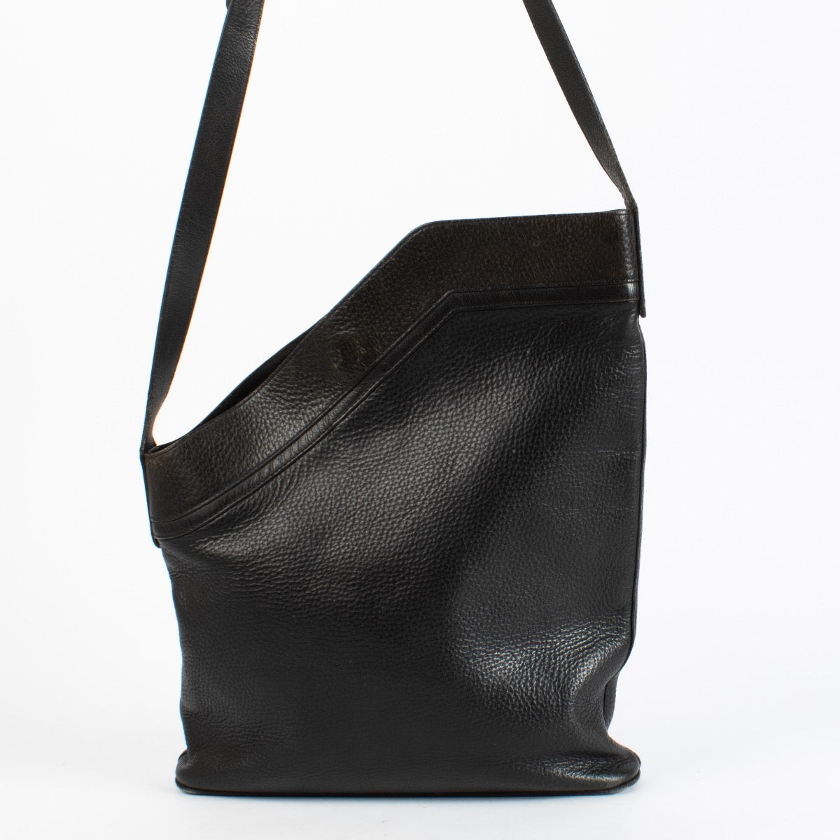 Authentic second hand Black Delvaux Crossbody bag on Labellov.com